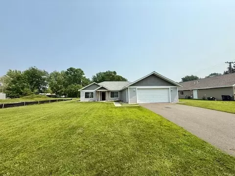 309 12th St SW, Little Falls, MN 56345