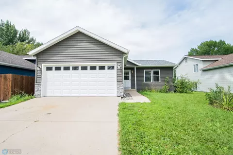 5309 18th St S, Fargo, ND 58104