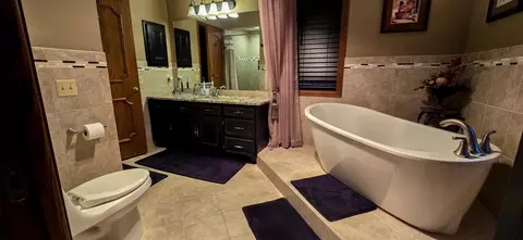 Bath - 1935 17th St S, Saint Cloud, MN 56301 photo 3 of 5