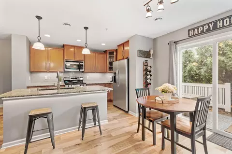 Kitchen - 2119 Cedar Grove Trl, Eagan, MN 55122 photo 2 of 3