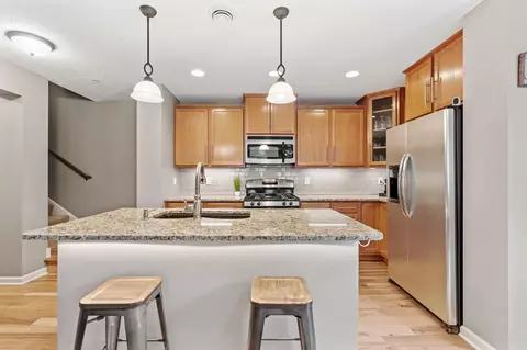 Kitchen - 2119 Cedar Grove Trl, Eagan, MN 55122 photo 3 of 3