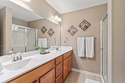 Bath - 2119 Cedar Grove Trl, Eagan, MN 55122 photo 1 of 2
