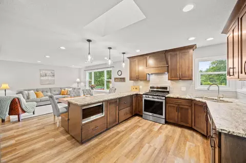 26953 Foxboro Ave, Wyoming, MN 55092