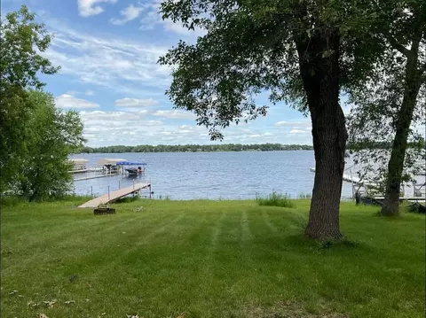 11950 Mentzer Trl, Lindstrom, MN 55045