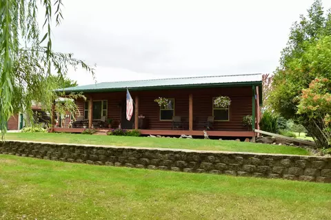 1610 Plum St, Grasston, MN 55030