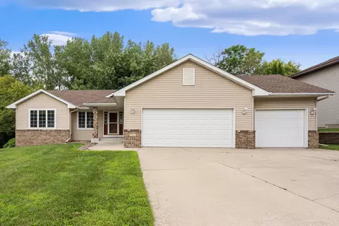 146 19th St NE, Owatonna, MN 55060
