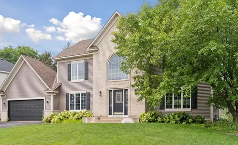 948 Spring Hill Dr, Woodbury, MN 55125