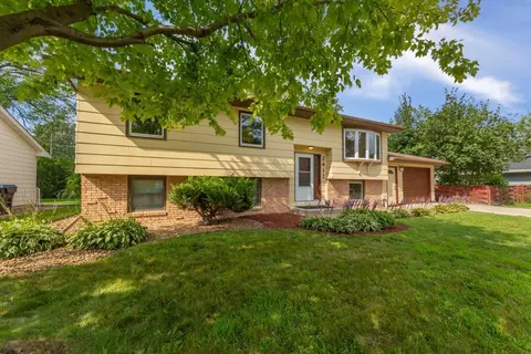 2412 E Main St, Mankato, MN 56001