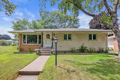 1325 Calumet Ave, West Saint Paul, MN 55118
