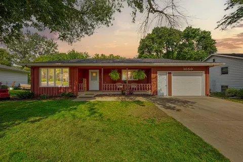 1050 Westwood Dr, Faribault, MN 55021