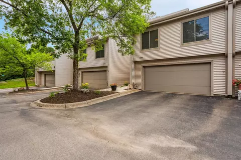 8396 137th Ct, Apple Valley, MN 55124