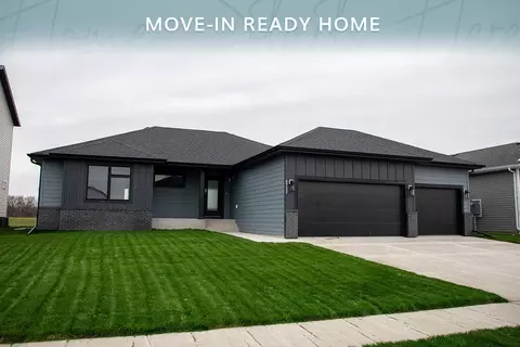 6722 14th St S, Fargo, ND 58104