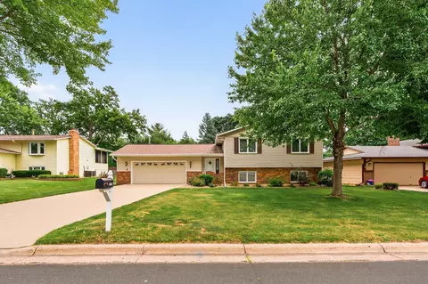 7575 Mckinley St NE, Fridley, MN 55432