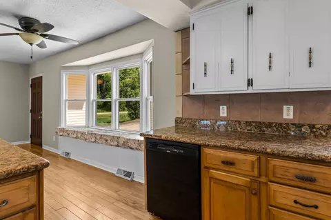 Kitchen - 7723 115th St E, Northfield, MN 55057 photo 5 of 10