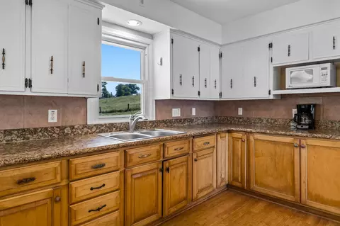 Kitchen - 7723 115th St E, Northfield, MN 55057 photo 6 of 10
