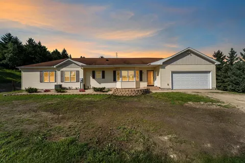 7723 115th St E, Northfield, MN 55057