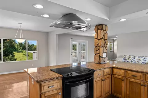 Kitchen - 7723 115th St E, Northfield, MN 55057 photo 4 of 10