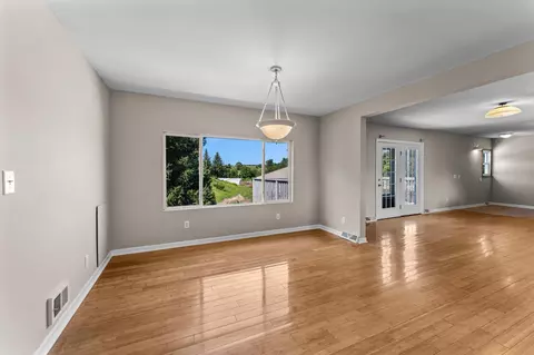 Living - 7723 115th St E, Northfield, MN 55057 photo 5 of 11