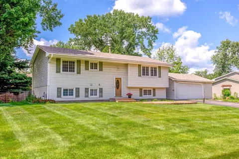 10701 Sunset Rd N, Brooklyn Park, MN 55443