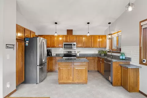 Kitchen - 4287 Fox Ridge Rd, Eagan, MN 55122 photo 2 of 4