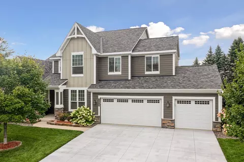 11318 Hackberry Ln, Osseo, MN 55369