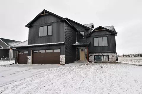 348 Highlands Ave, Zumbrota, MN 55992