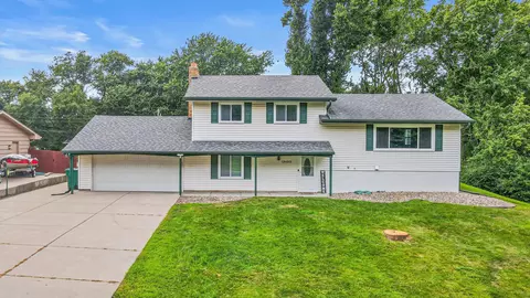 12420 Chippewa Ln, Burnsville, MN 55337