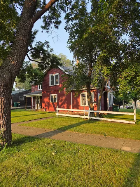 112 N Sverdrup Ave, Jackson, MN 56143