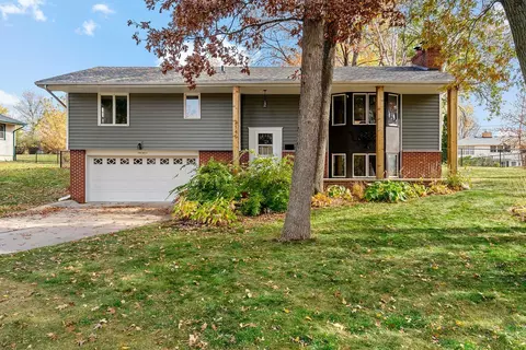 2140 Aquila Ave N, Golden Valley, MN 55427