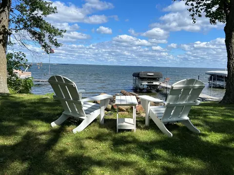 28298 Northern Lights Dr, Garrison, MN 56450