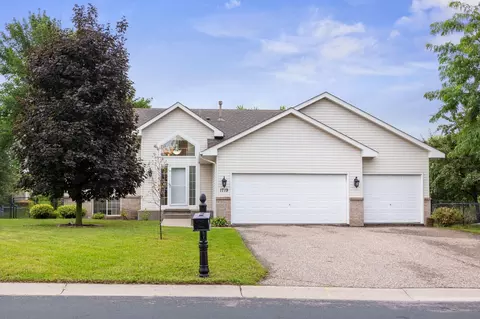 1719 Fountain Ln, Waconia, MN 55387
