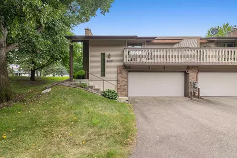 7106 113th St W, Bloomington, MN 55438