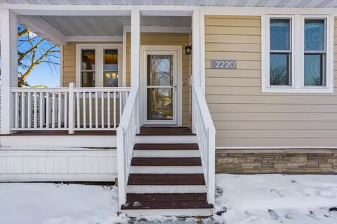 2220 Reaney Ave E, Saint Paul, MN 55119