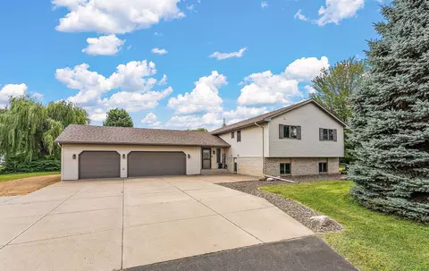 505 Little Orchard Rd, Hudson, WI 54016
