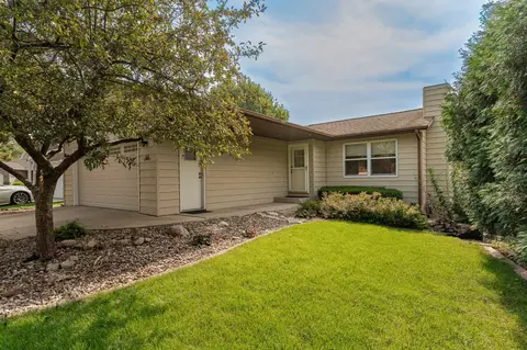 624 33rd Street Ln NW, Rochester, MN 55901