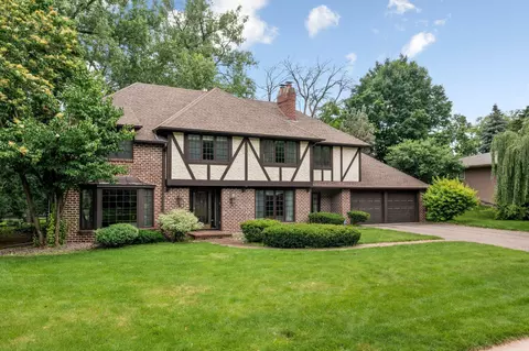6705 Apache Rd, Edina, MN 55439 photo 2