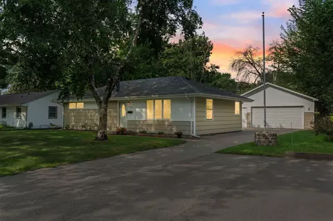 8214 5th Ave S, Bloomington, MN 55420