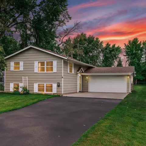 9135 205th St W, Lakeville, MN 55044