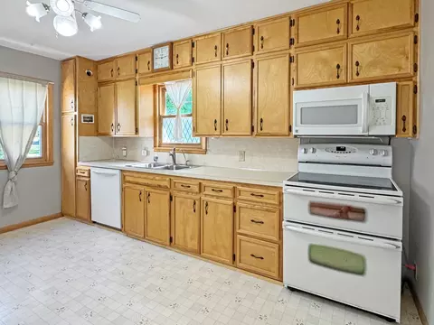 Kitchen - 305 Jean Ave, Marshall, MN 56258 photo 3 of 3