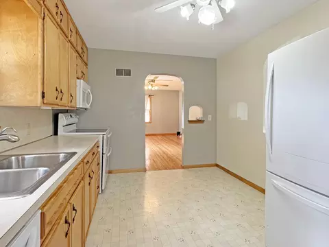 Kitchen - 305 Jean Ave, Marshall, MN 56258 photo 2 of 3