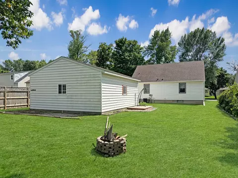 Exterior - 305 Jean Ave, Marshall, MN 56258 photo 6 of 8