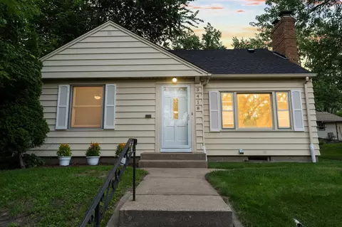 3418 Abbott Ave N, Robbinsdale, MN 55422