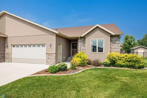 3312 5th Ave N, Moorhead, MN 56560