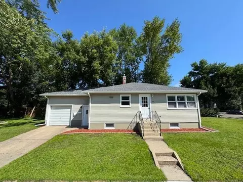 204 Willow St W, Detroit Lakes, MN 56501