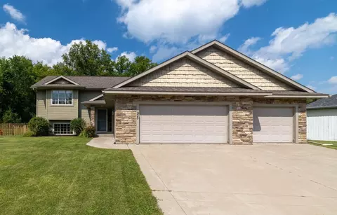 433 Devin Ln, River Falls, WI 54022
