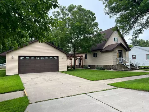 620 5th Ave, Madison, MN 56256