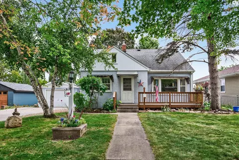 438 19th Ave N, South Saint Paul, MN 55075
