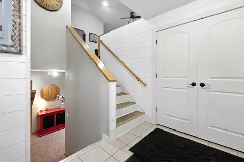 Entry Way - 5242 Jordan Rd, Baxter, MN 56425 photo 2 of 8