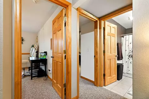 Entry Way - 5242 Jordan Rd, Baxter, MN 56425 photo 5 of 8