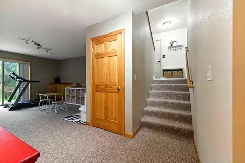 Entry Way - 5242 Jordan Rd, Baxter, MN 56425 photo 7 of 8